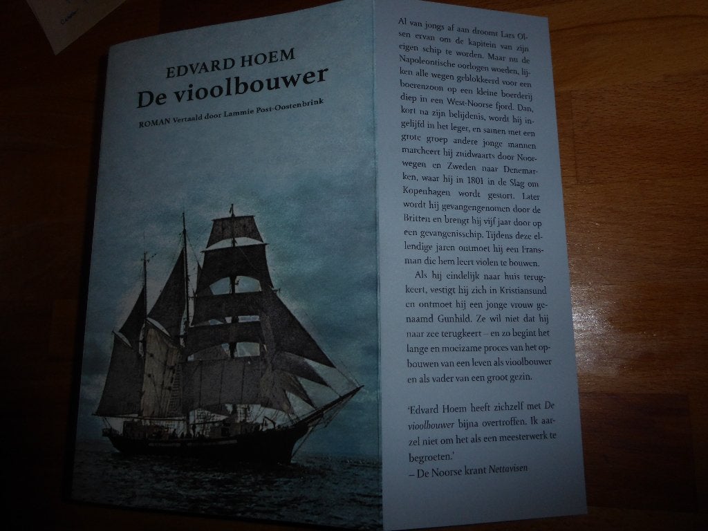 Edvard Hoem - De vioolbouwer (2022), Ophalen of Verzenden, Gelezen, Europa overig