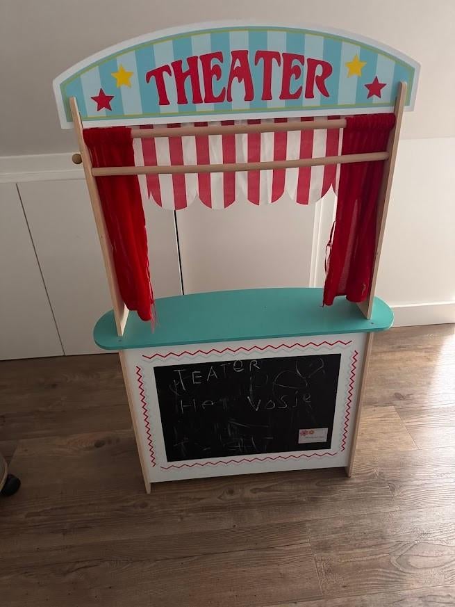 Theater hout kind, Kinderen en Baby's, Speelgoed | Houten speelgoed, Ophalen, Gebruikt, Meubelstuk of Keukentje