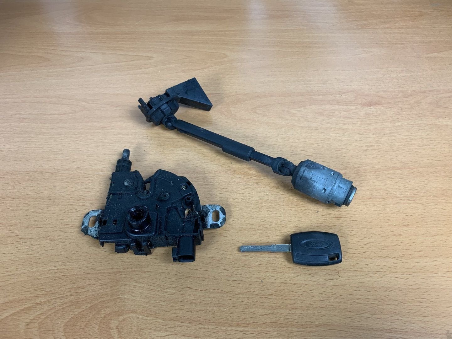 motorkapslot + sleutel ford c-max 2003 tot 2007 compleet set, Gebruikt, -, -, Ophalen of Verzenden