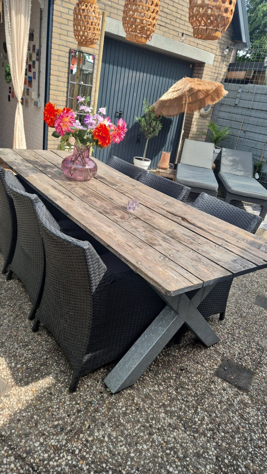 Robuuste houten tuintafel met metalen onderstel en 6 stoelen, Ophalen of Verzenden, Gebruikt, Rechthoekig, Hout