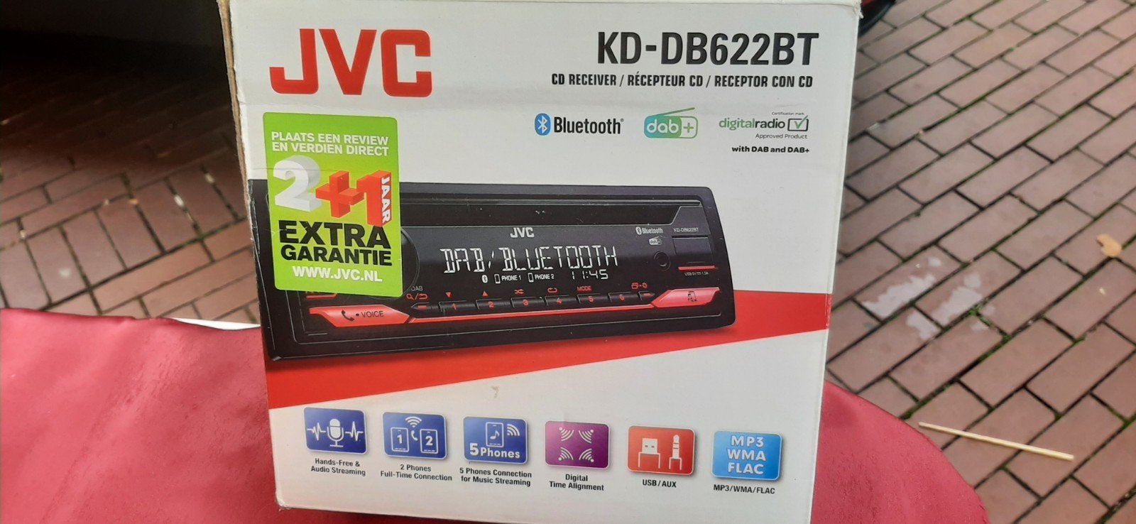 Te koop autoradio. In nieuwstaat. Slechts 1 jaar gebruikt, Ophalen of Verzenden, Zo goed als nieuw