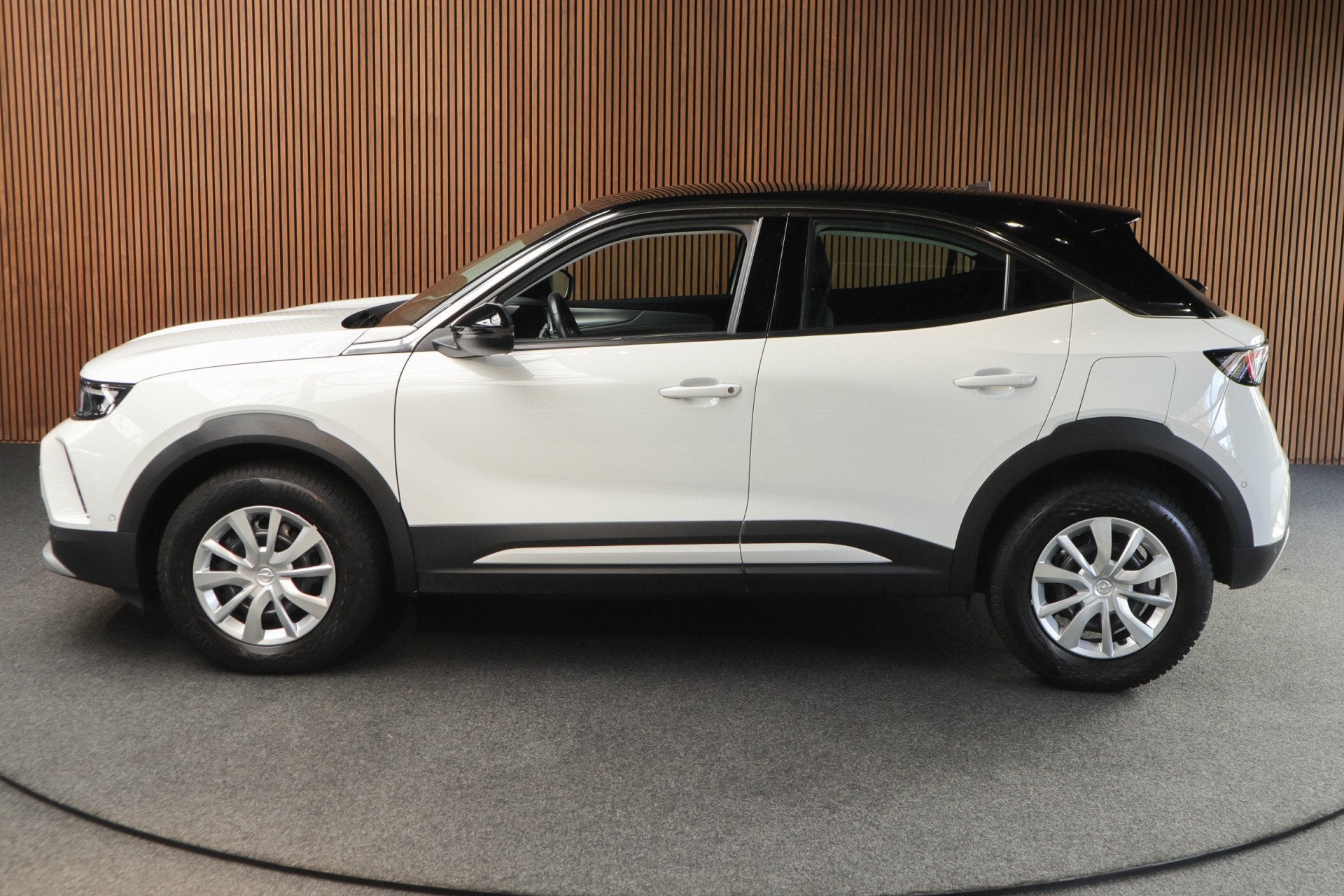 Opel Mokka 1.2 T Leder Navi Camera PDC Climate Stoelverwarm., Dealer onderhouden, 1195 kg, Gebruikt, Zwart