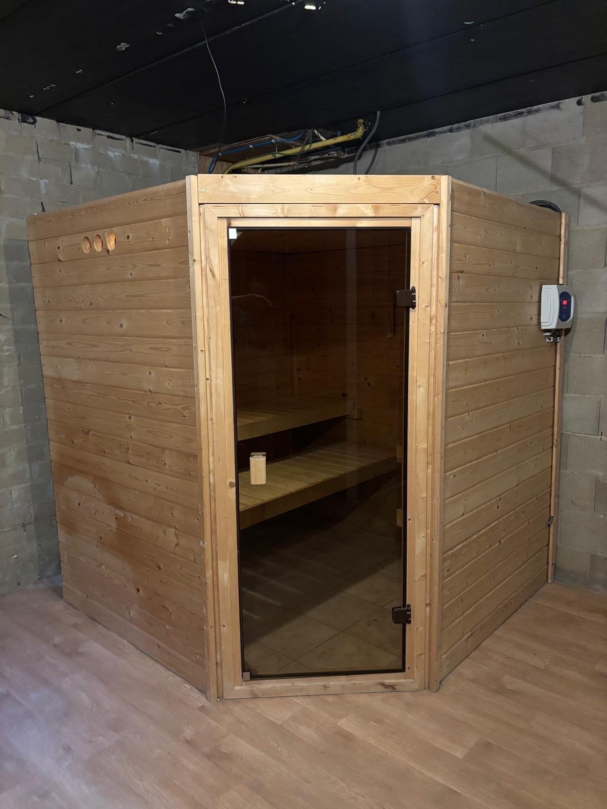 Karibu Sauna - Gedemonteerd en Klaar voor Transport, Ophalen, Gebruikt, Fins of Traditioneel, Complete sauna