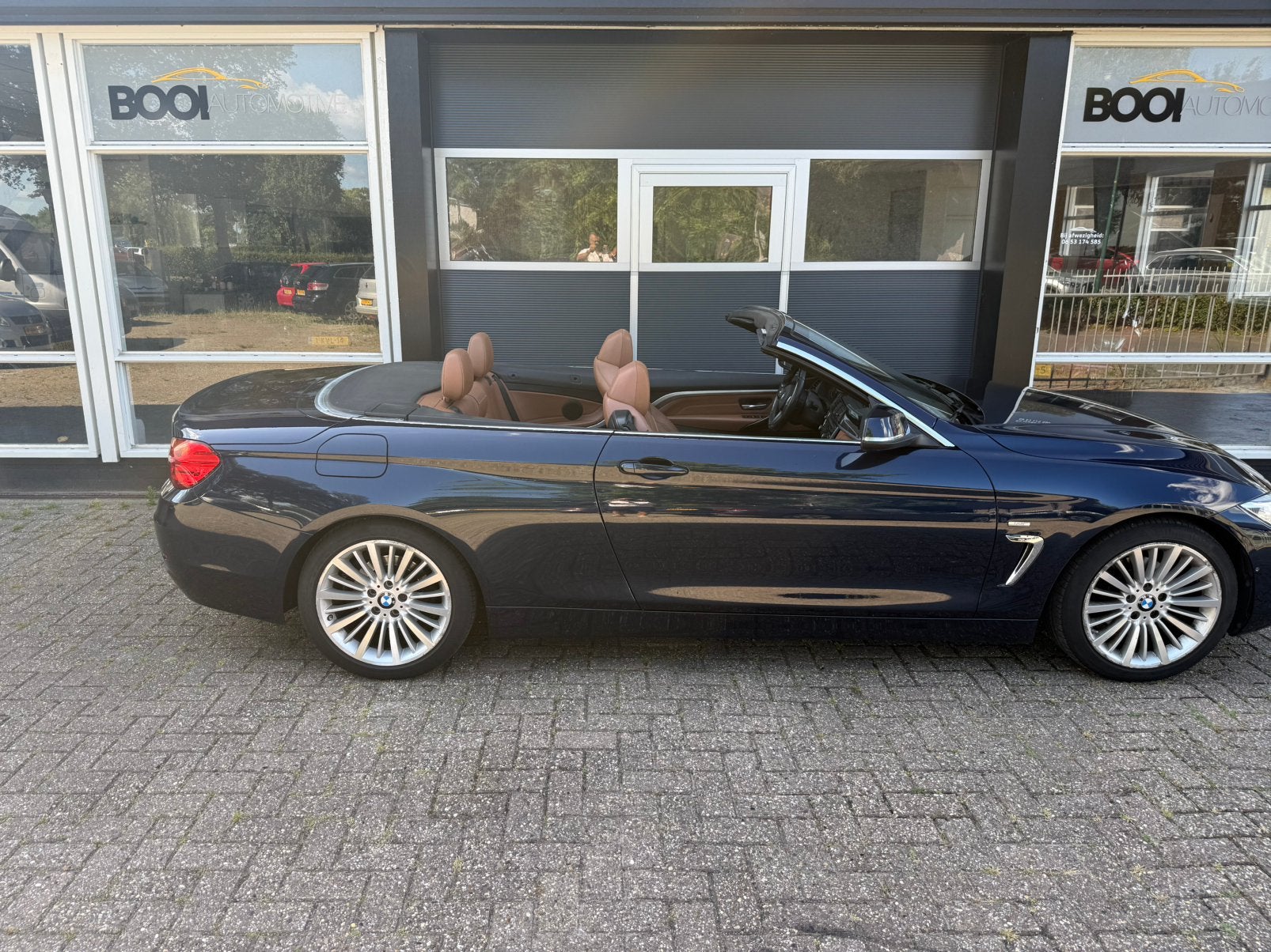 BMW 4-Serie 2.0 420I Cabrio AUT Leder Clima navi Trekhaak, Auto's, Achterwielaandrijving, Navigatiesysteem, Cabriolet, 93 €/maand