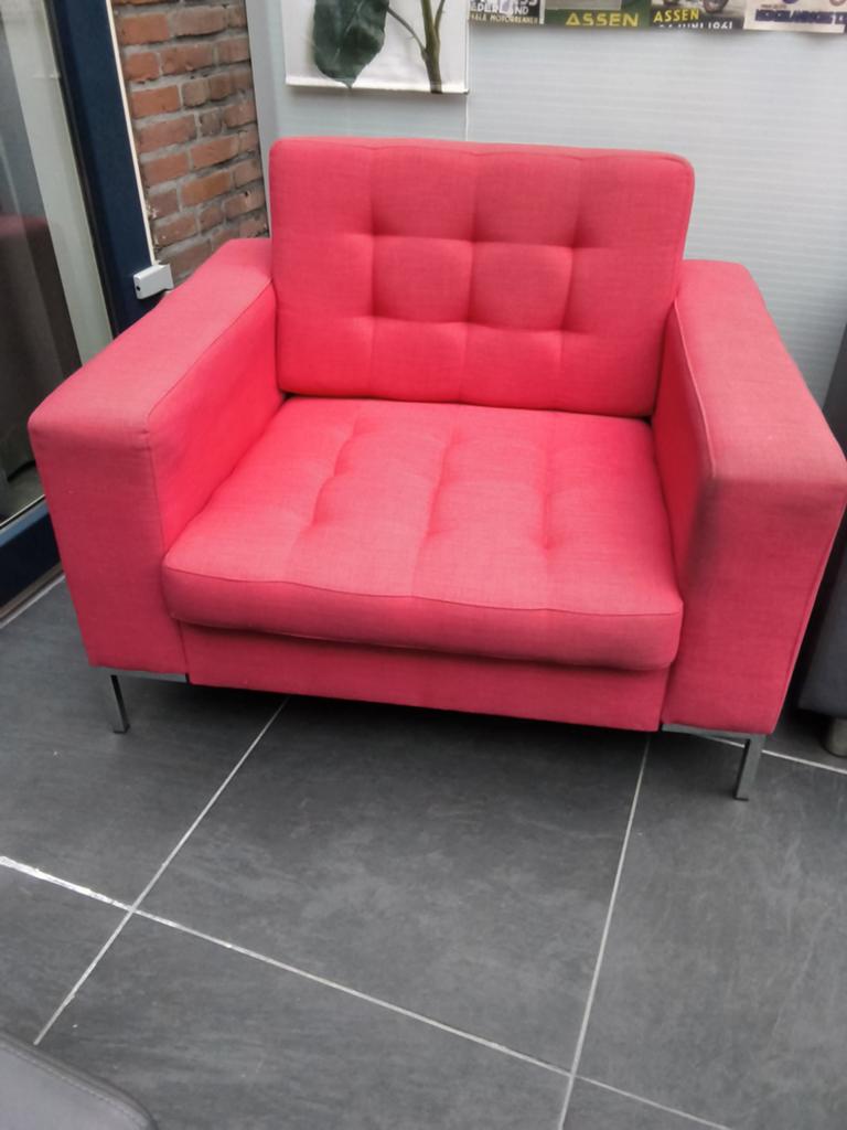 Comfortabele rode fauteuil - perfect om te relaxen, 75 tot 100 cm, Ophalen of Verzenden, Zo goed als nieuw, 75 tot 100 cm