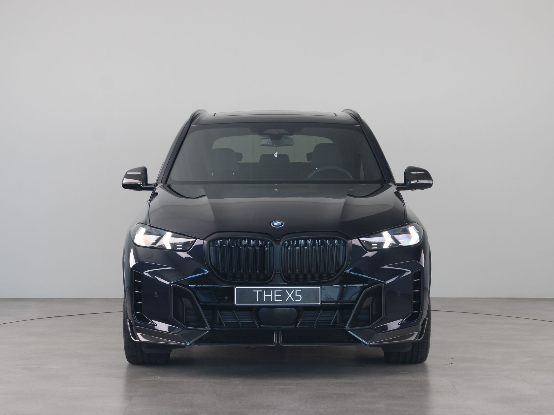 BMW X5 xDrive50e M Performance parts (bj 2026, automaat), Auto's, Automaat, 2395 kg, Blauw, Overige brandstoffen