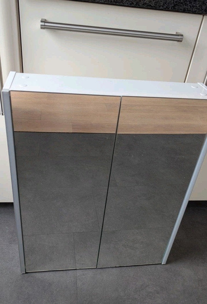 Bellanti Zita spiegelkast 60x70cm met verlichting, Ophalen, Spiegelkast, 50 tot 100 cm, Zo goed als nieuw