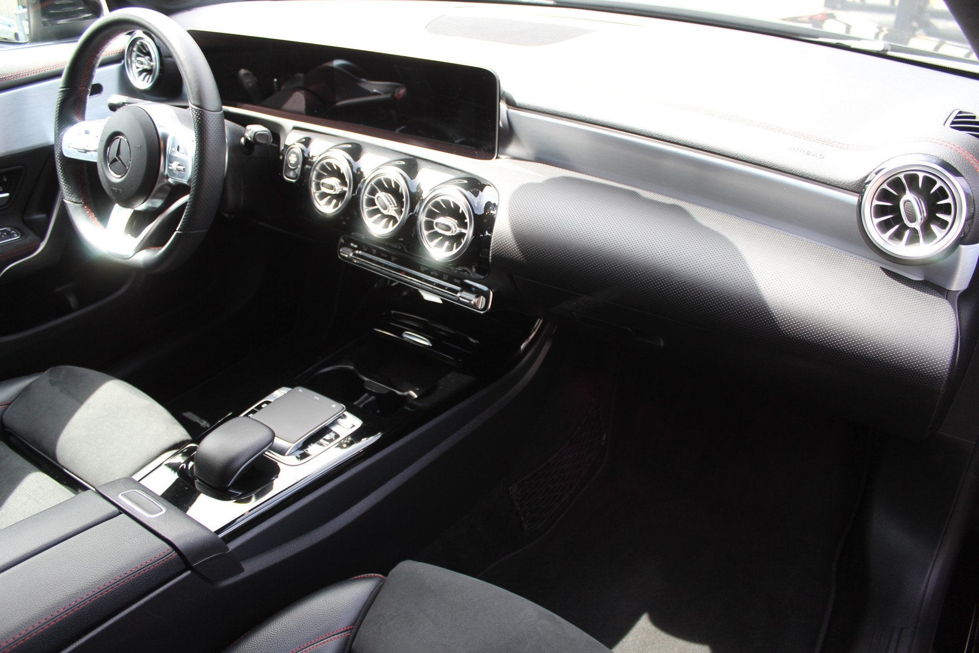 Mercedes-Benz CLA Shooting Brake 180 AMG Orig. Ned/Automaat/, CLA, 136 pk, Gebruikt, 4 cilinders