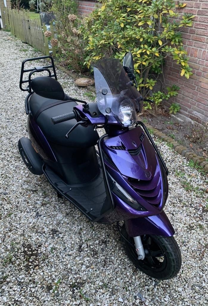 Piaggio Zip SP Custom Full Option E5 Snorfiets - Never used, Fietsen en Brommers, Ophalen, Piaggio, Overige typen, Nieuw