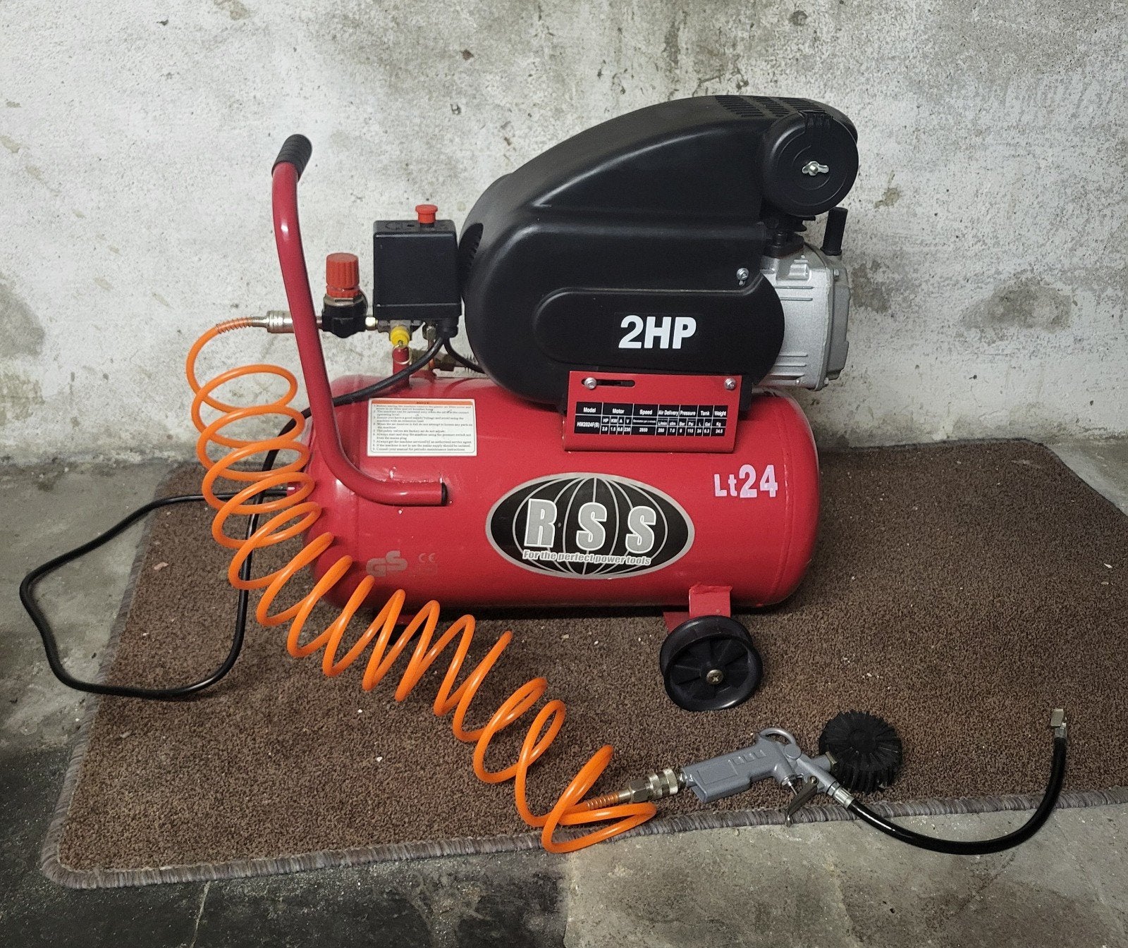RSS Compressor 2HP 24L - Zo goed als nieuw, Ophalen, 6 tot 10 bar, Zo goed als nieuw, Minder dan 200 liter/min