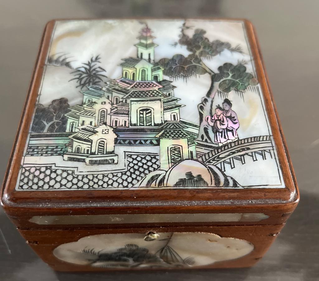 Antieke Chinese Doos met Parelmoer Inlegwerk, Ophalen of Verzenden
