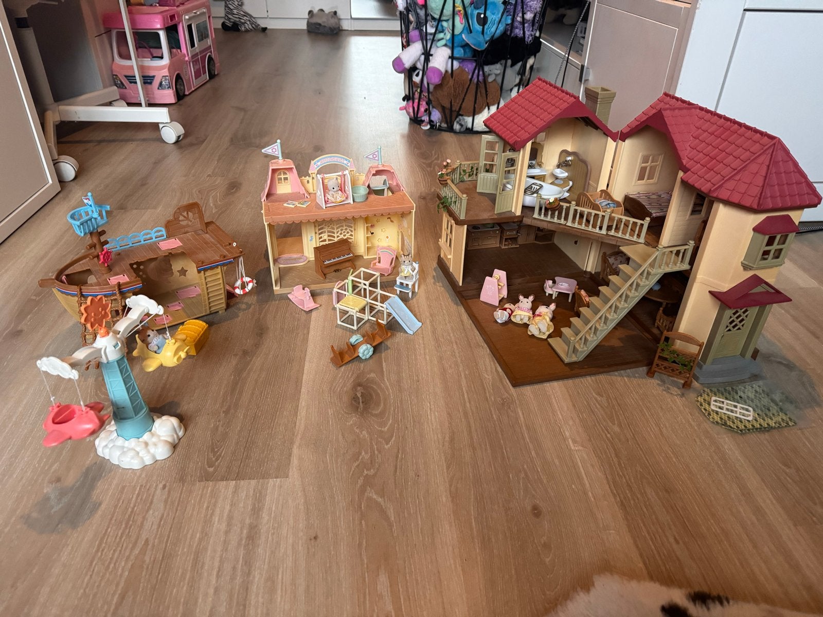 Grote Sylvanian Families Verzameling met een huis, boot enzo, Ophalen, Gebruikt, Jongen of Meisje