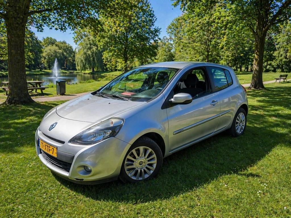 Renault Clio 1.2 TCE 3-DRS 2012 Grijs, Auto's, Renault, Particulier, Clio, Benzine, B, Hatchback, Handgeschakeld, Origineel Nederlands