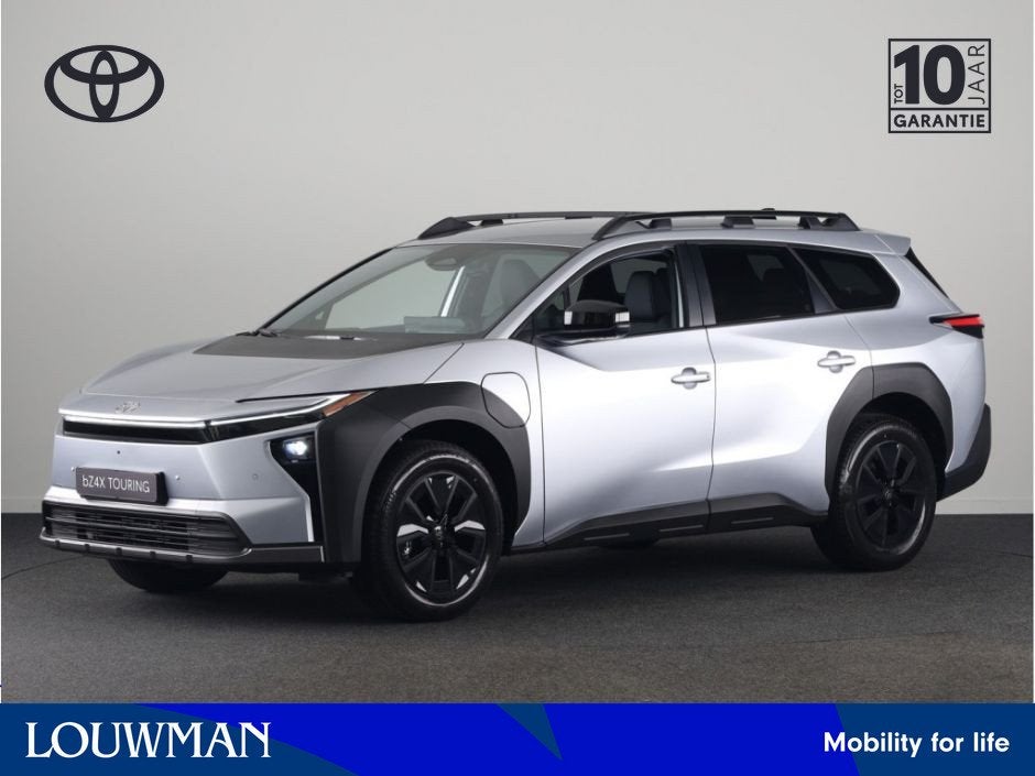 Toyota bZ4X Touring Dynamic AWD 75 kWh | Snel rijden uit voo, Auto's, Toyota, 12 maanden, Stof, Zwart, 2100 kg