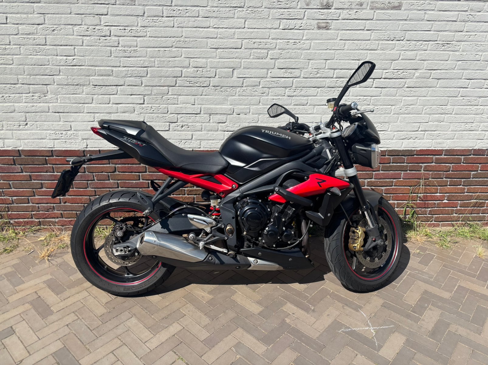 Triumph Street Triple R 675, Matt Phantom Black, Motoren, 675 cc, Motorrijbewijs A, 3 cilinders, Meer dan 35 kW