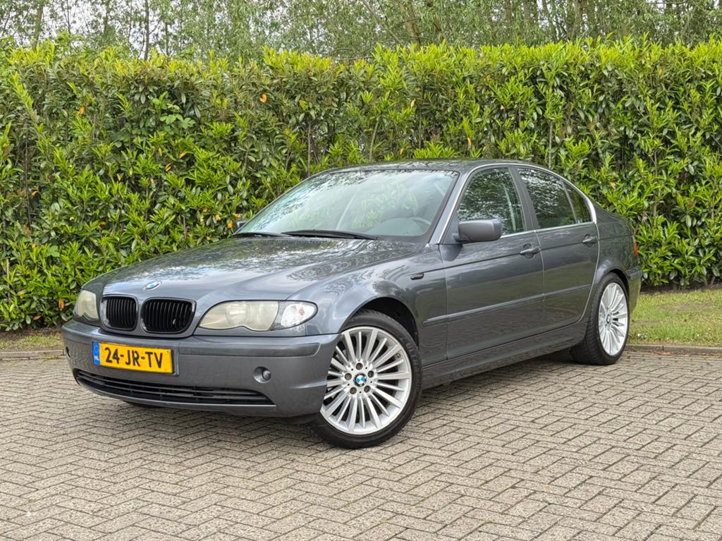 BMW 320i Sedan AUT 6cyl /Clima /Cruise /PDC /NAVI /Zonnerolo, Euro 5, Zwart, 75 €/maand, Particulier