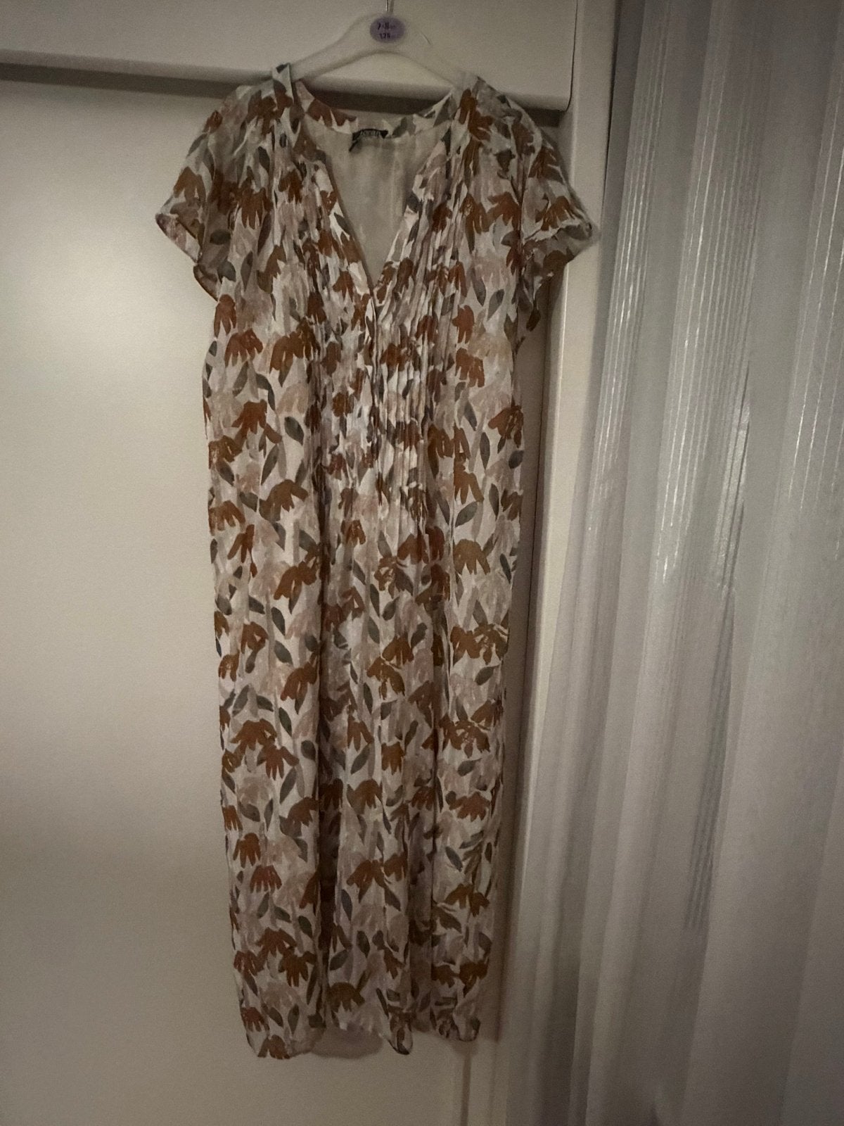 Norah jurk maat 44 met bloemenprint, Kleding | Dames, Meerkleurig, Maat 42/44 (L), Ophalen of Verzenden, Zo goed als nieuw