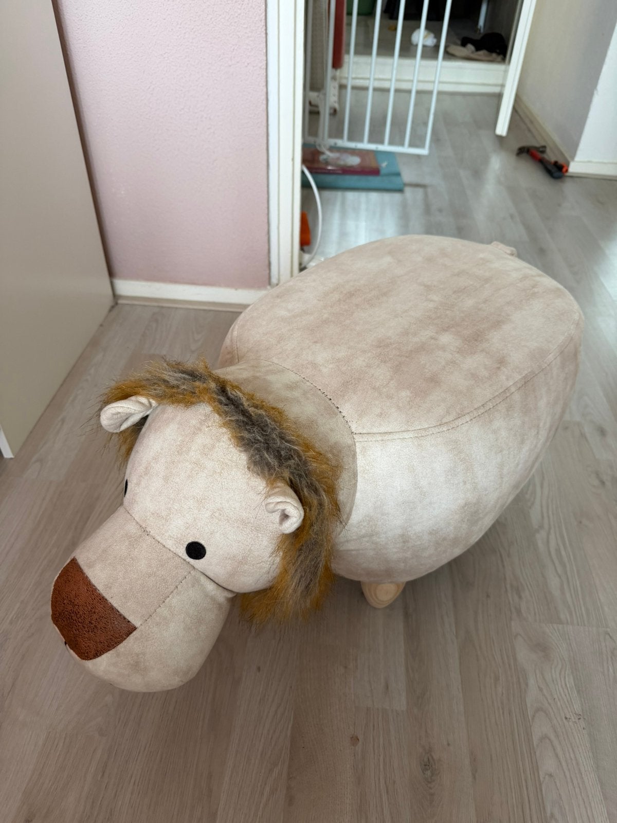 Poef Leeuw, Kinderen en Baby's, Speelgoed | Knuffels en Pluche, Ophalen, Zo goed als nieuw, Overige typen