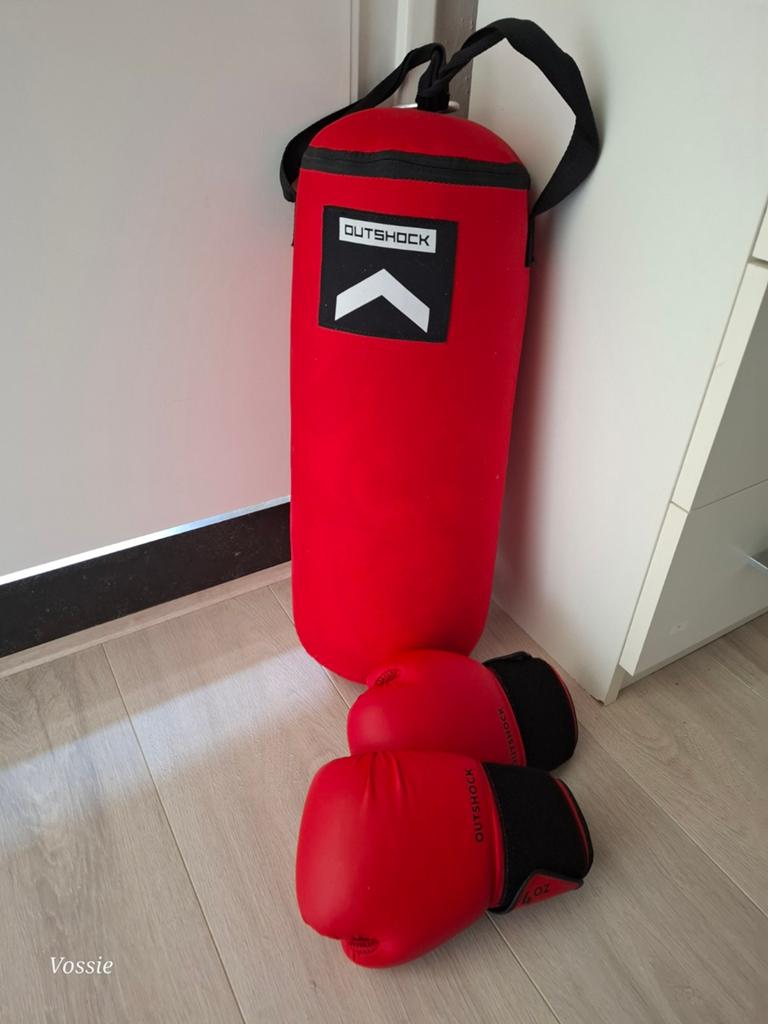 Bokszak en bokshandschoenen set - Outshock, Sport en Fitness, Ophalen, Zo goed als nieuw, Bokszak
