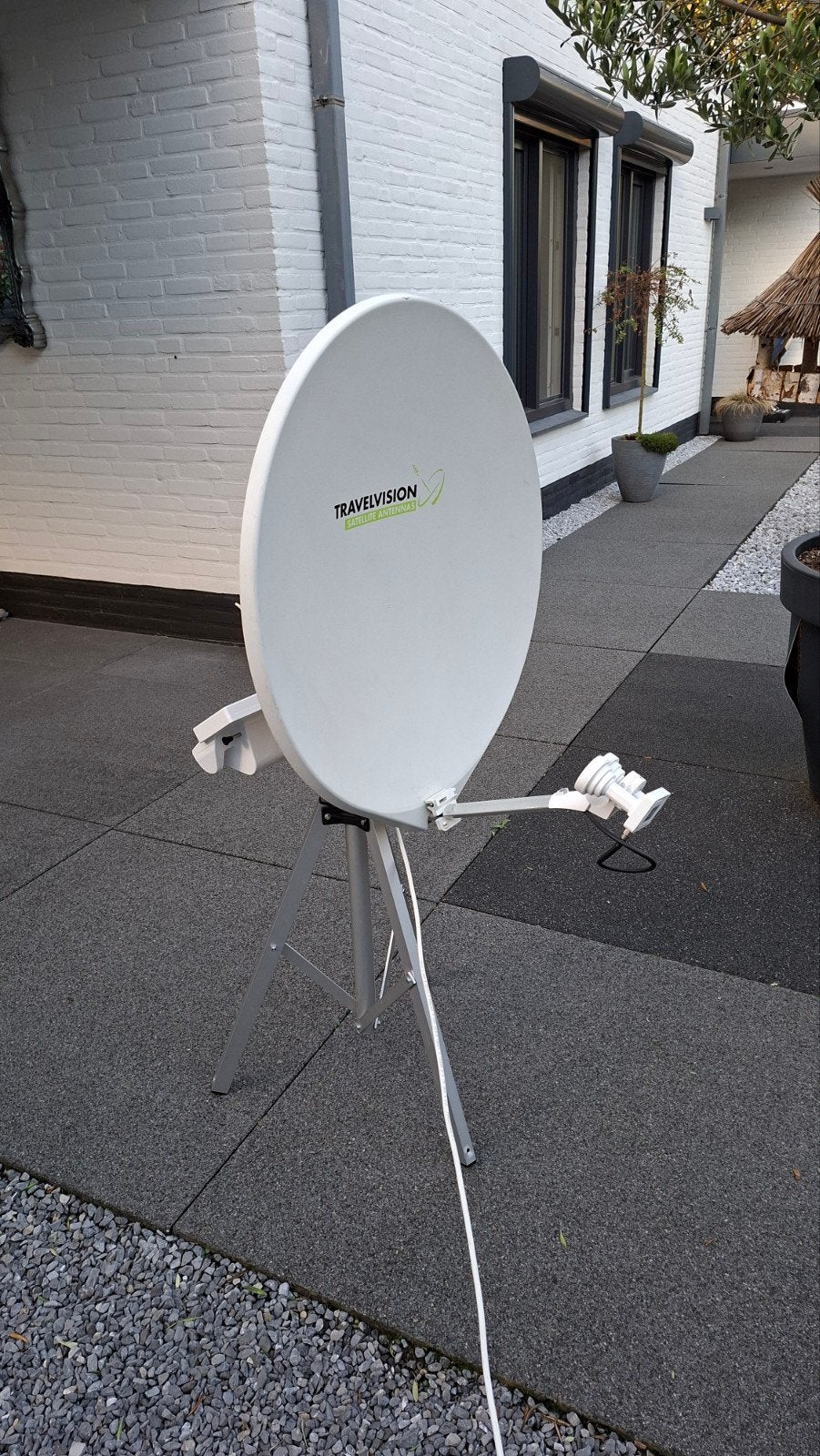 Travel Vision R7 vil automatische schotelantenne, Ophalen of Verzenden, Zo goed als nieuw, (Schotel)antenne, Overige merken