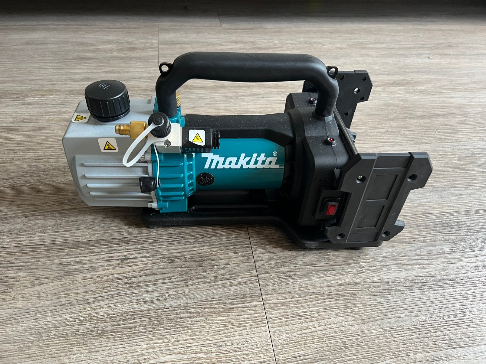 Makita vacuumpomp DVP181ZK, Minder dan 25 liter, Ophalen of Verzenden, Minder dan 200 liter/min