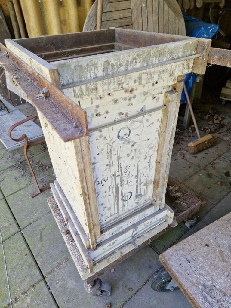 Mallen voor betonnen sokkels, Huis en Inrichting, Woonaccessoires | Zuilen en Pilaren, Ophalen