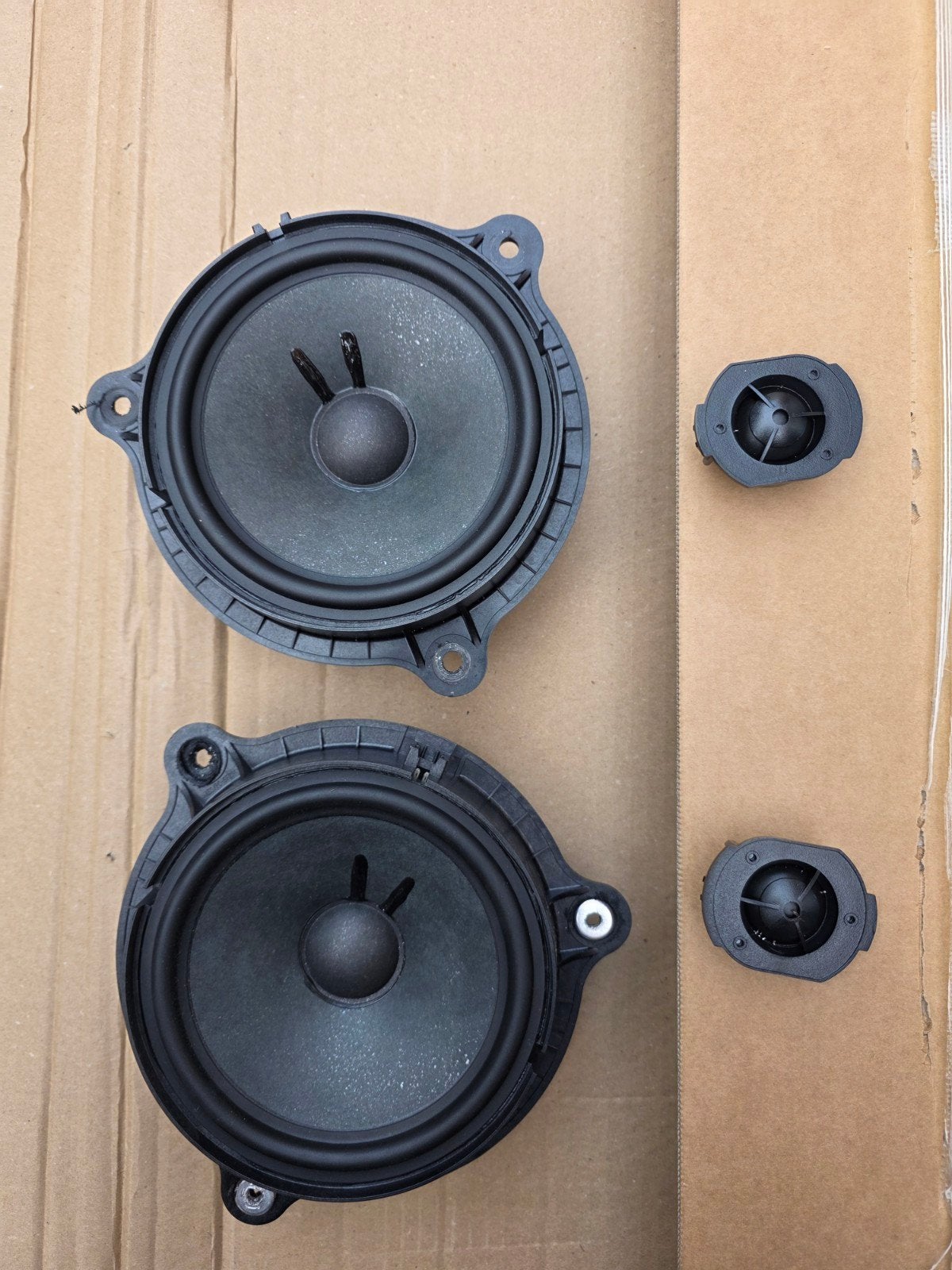 Speaker set Renault Trafic 2024 - Zo goed als nieuw, Auto diversen, Ophalen of Verzenden, Zo goed als nieuw