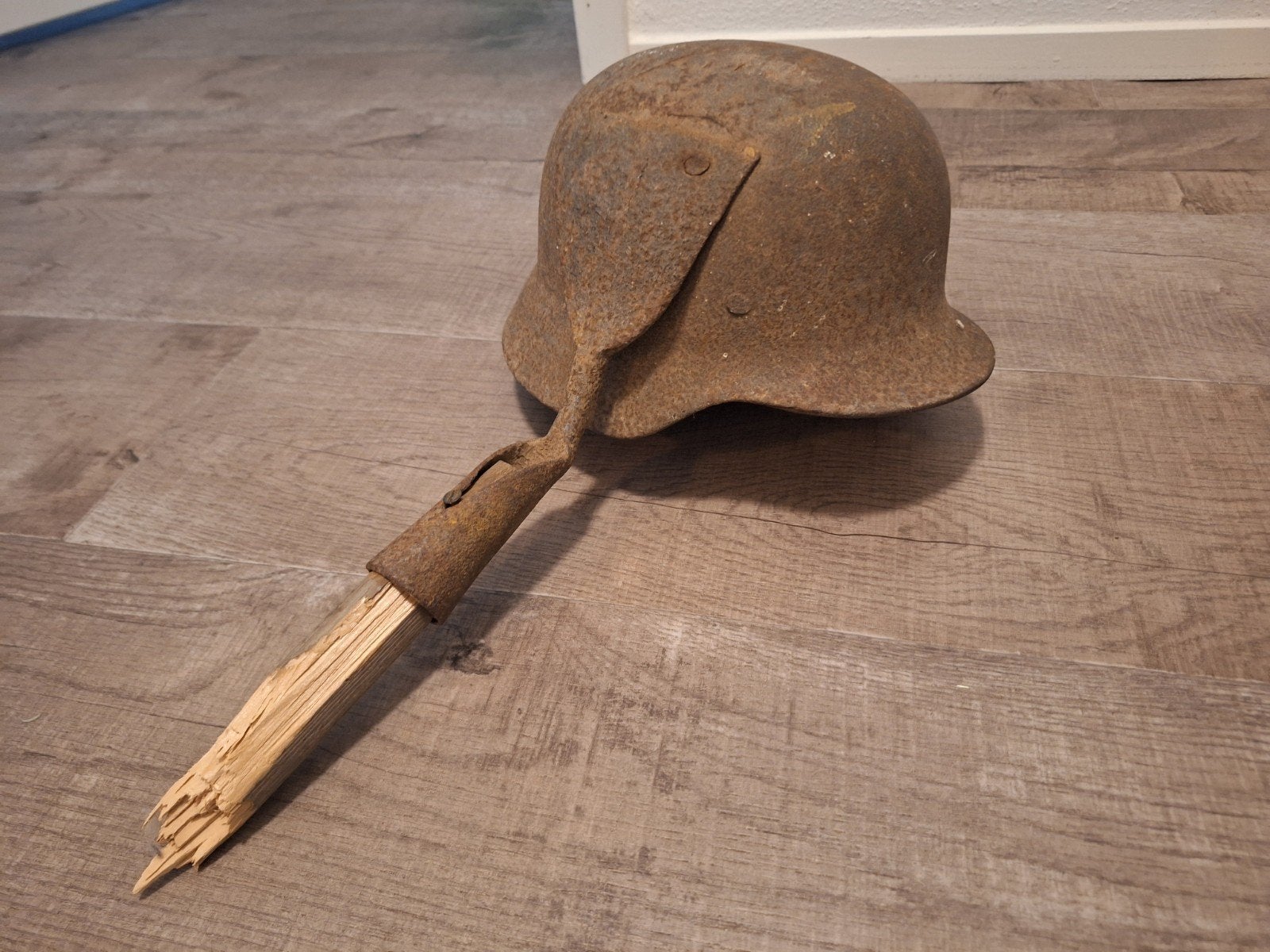 Duitse M40 helm, Verzamelen, Ophalen of Verzenden, Overige soorten, Duitsland, Helm of Baret