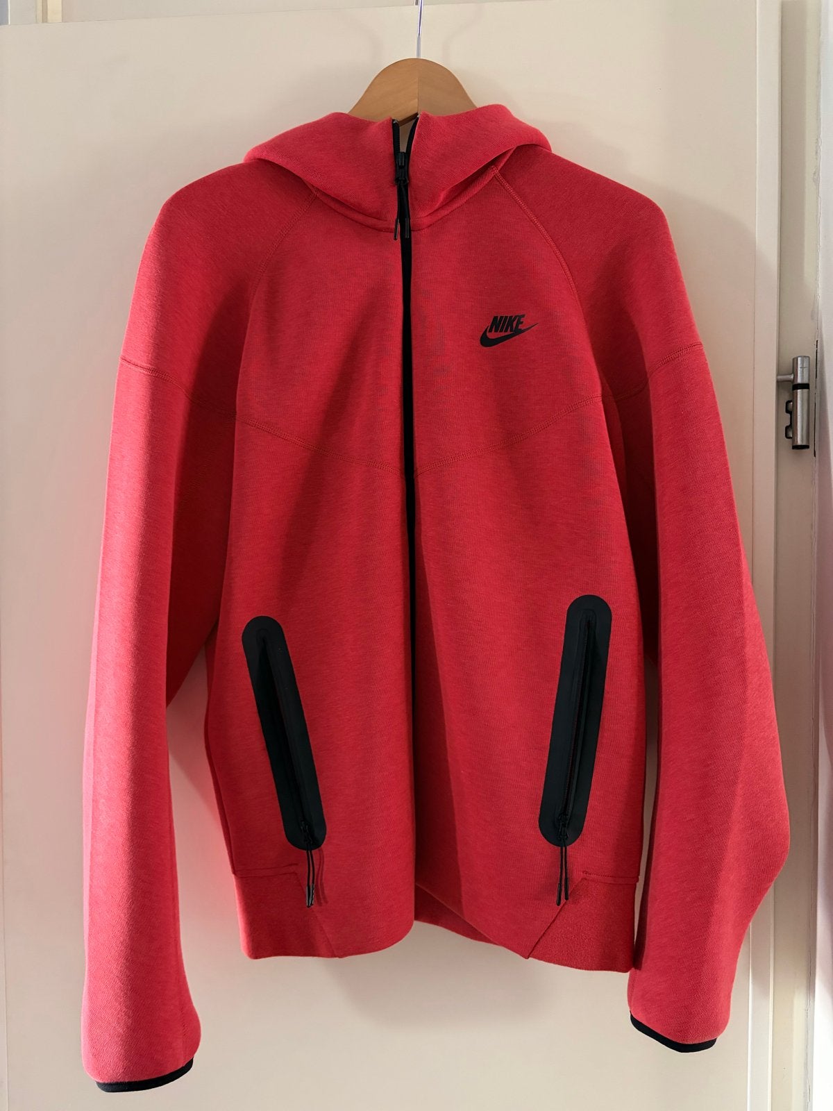 Nike Tech Fleece Hoodie - Rood - Maat S, Ophalen of Verzenden, Zo goed als nieuw, Maat 46 (S) of kleiner, Rood