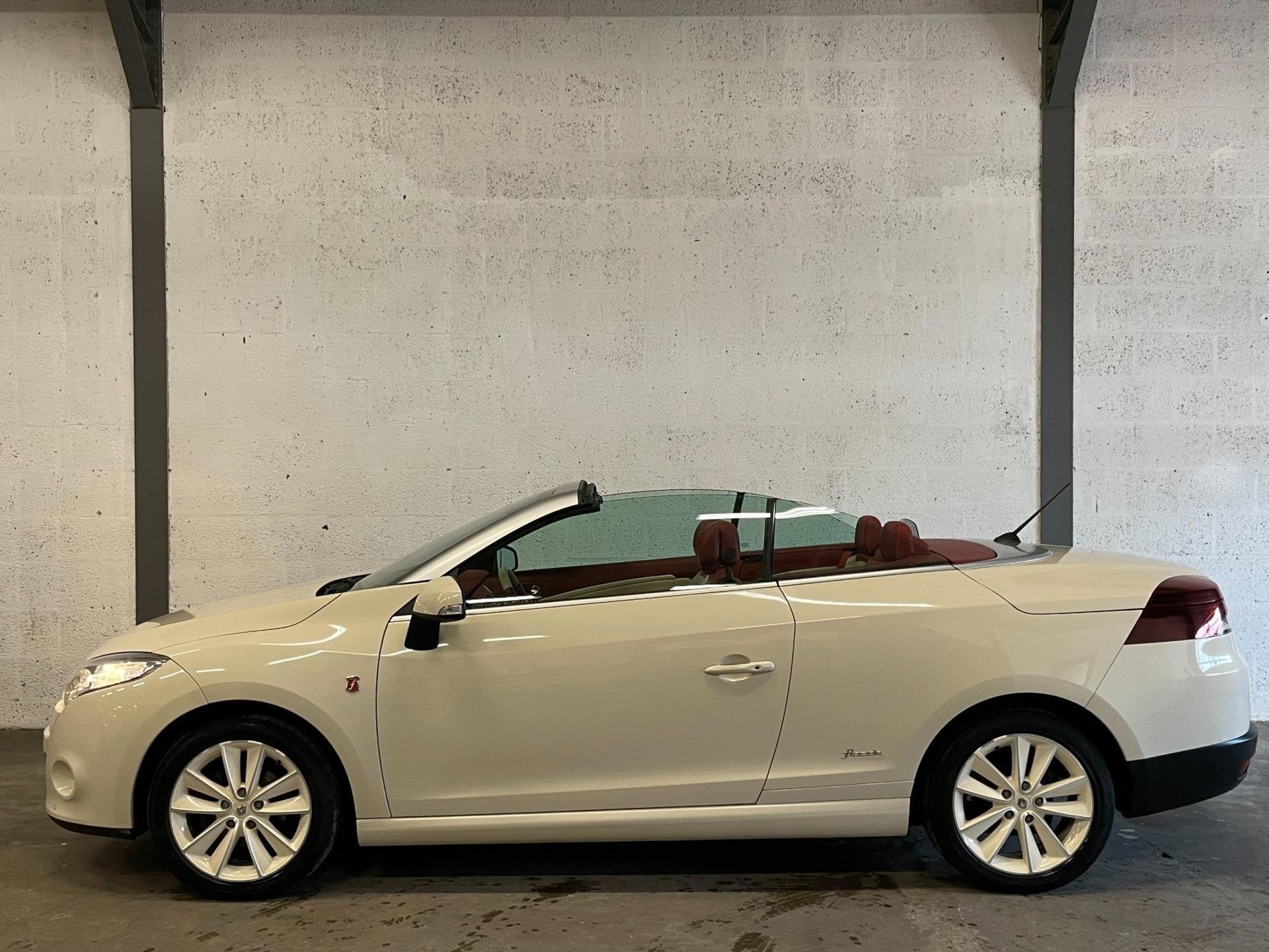 Renault Mégane coupé cabriolet 1.4 TCE Floride Nr 964|Glas, Auto's, Voorwielaandrijving, Dealer onderhouden, Gebruikt, Cabriolet