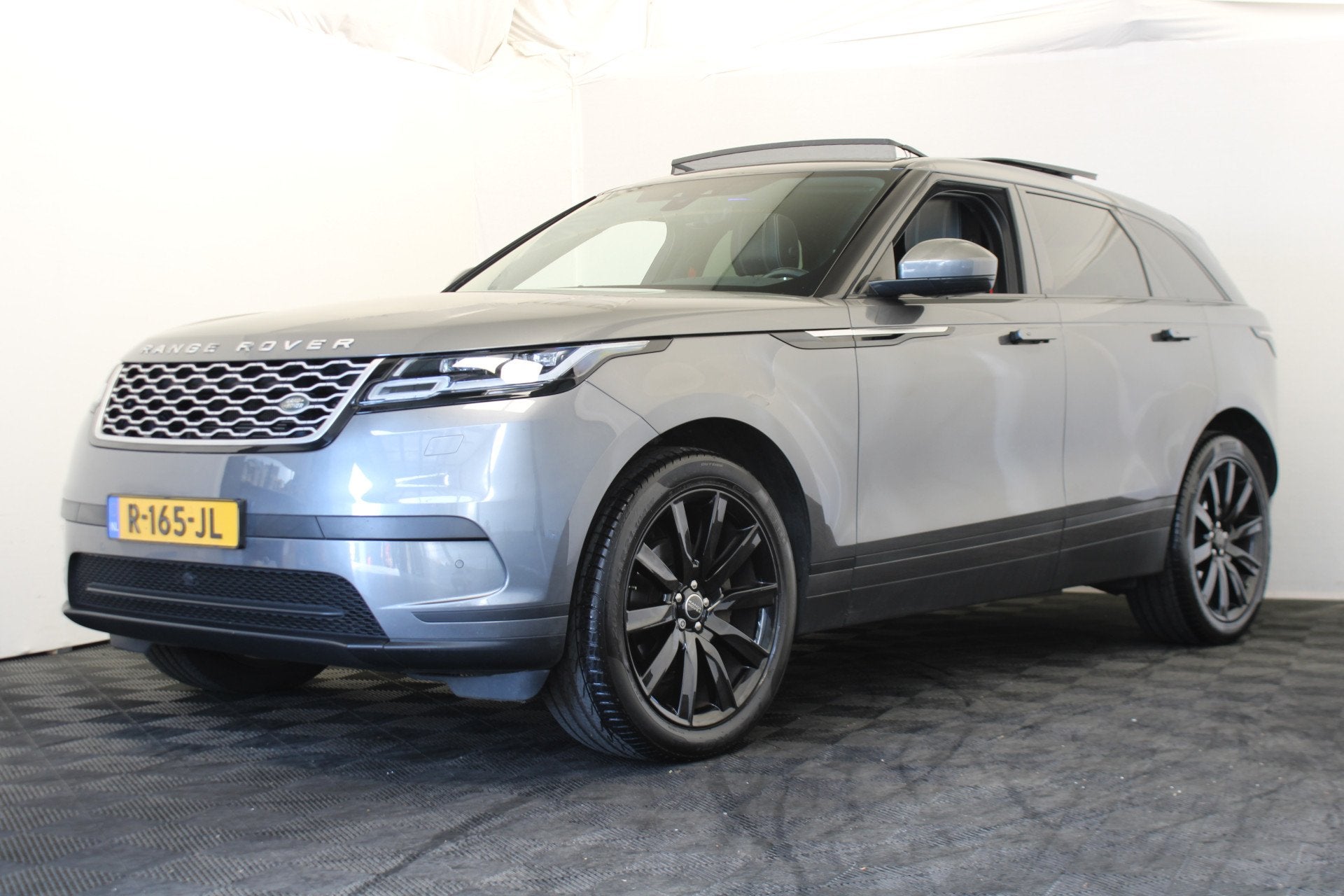 Land Rover Range Rover Velar 2.0 I4 AWD HSE |Pano|sterrenhem, Auto's, Automaat, Gebruikt, Automatische klimaatregeling, Leder
