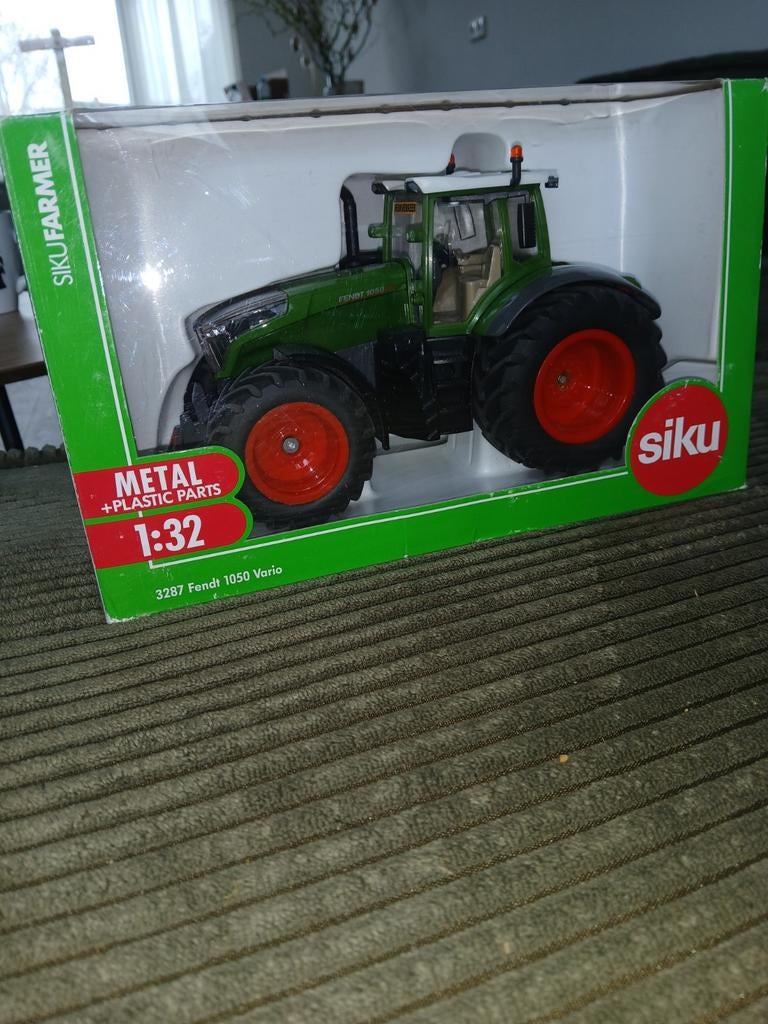 Siku Farmer Fendt 1050 Vario model tractor, Hobby en Vrije tijd, Modelauto's | 1:32, Tractor of Landbouw, Nieuw, Ophalen of Verzenden