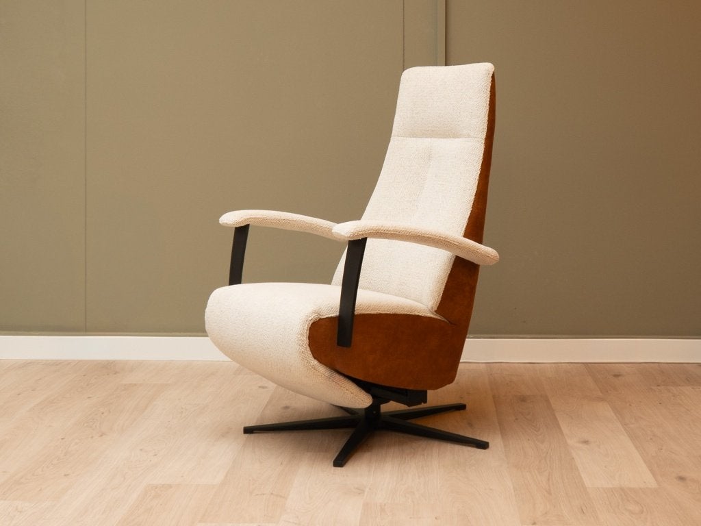 Sta op en relaxfauteuils nieuw en gebruikt voorradig!