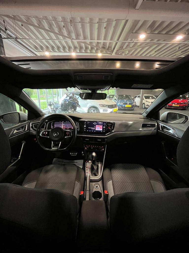 Volkswagen Polo 1.0 TSI DSG AUTOMAAT R-LINE PANO NL AUTO NAP, Gebruikt, 1095 kg, Origineel Nederlands, Bedrijf