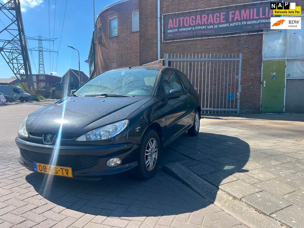 Peugeot 206 1.4 Air-line, Voorwielaandrijving, 31 €/maand, 4 cilinders, Zwart