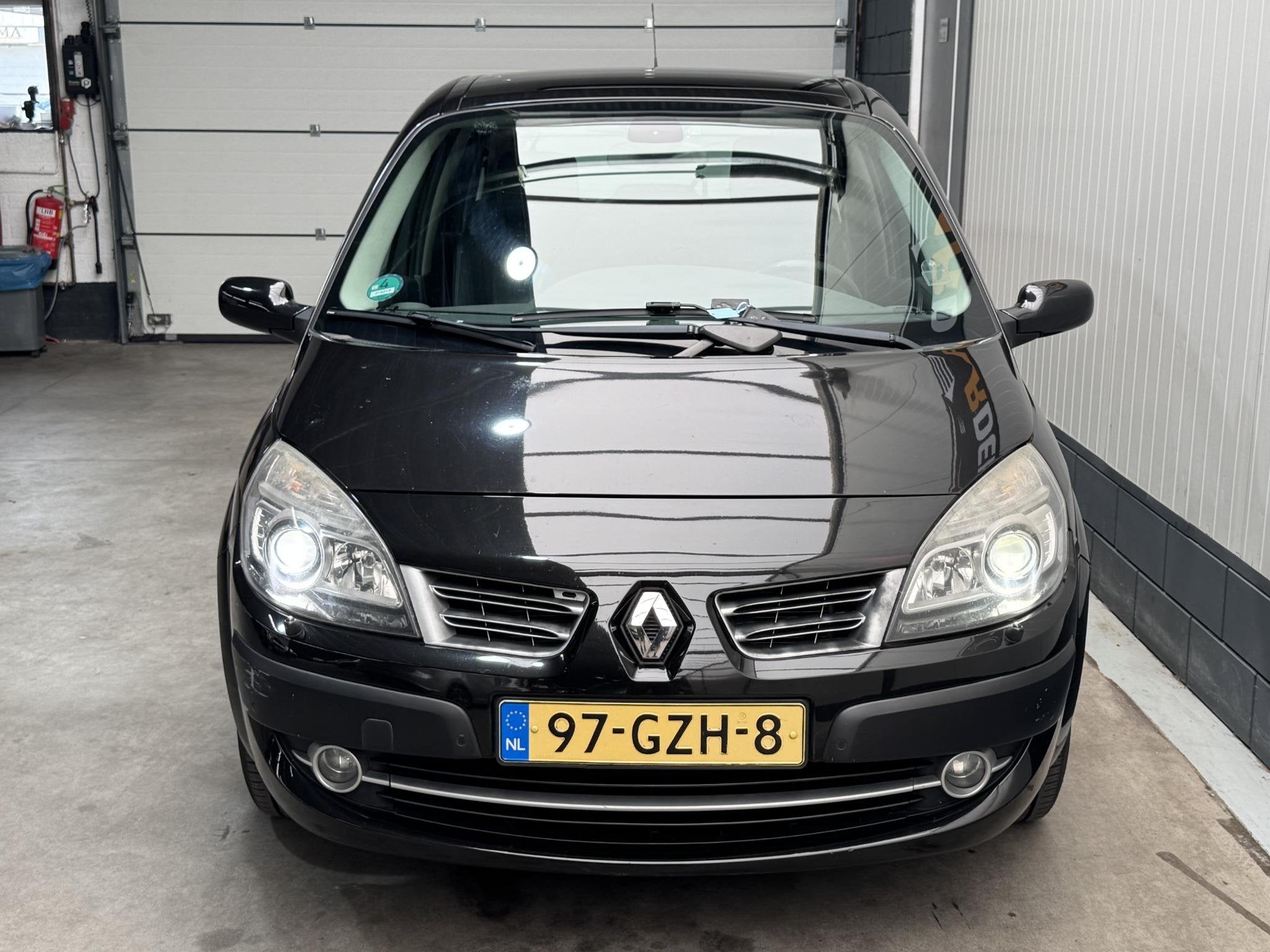 Renault Grand Scénic 2.0-16V Tech Line 7p. Vol Jaar APK, 1998 cc, 135 pk, 4 cilinders, 1505 kg