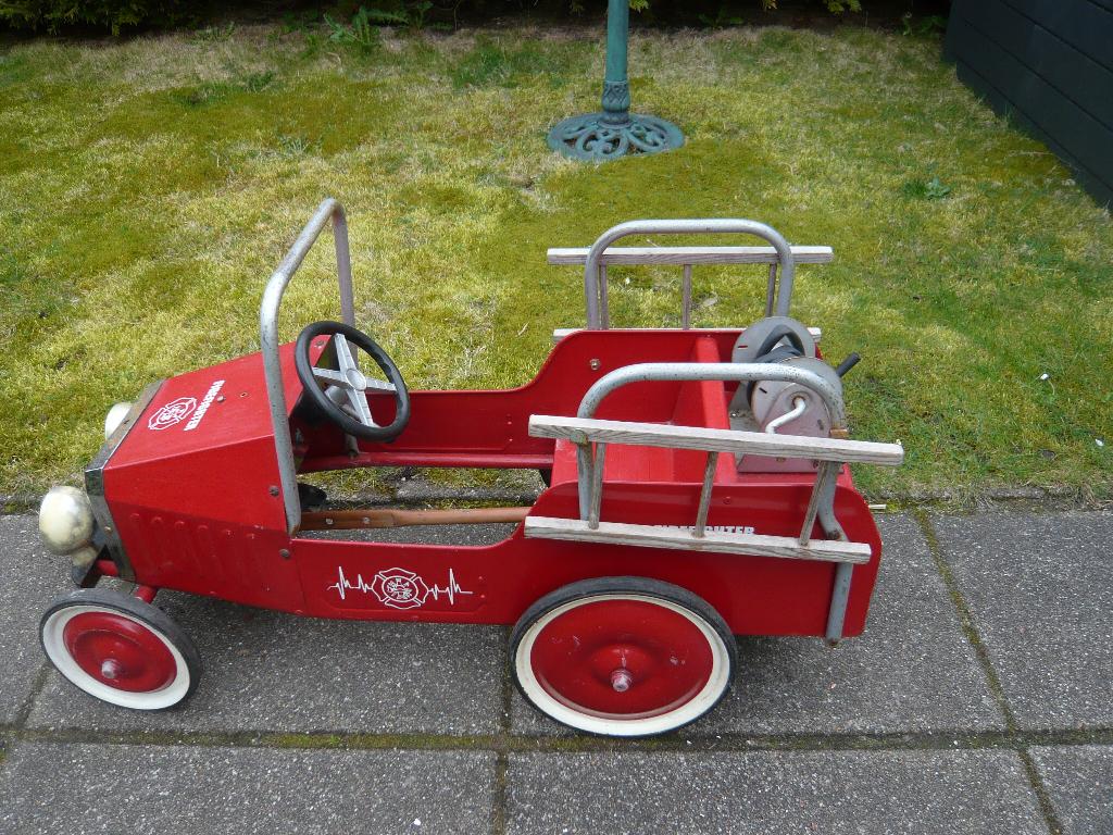 nette gebruikte trapauto branweer, Kinderen en Baby's, Speelgoed | Buiten | Voertuigen en Loopfietsen, Ophalen of Verzenden, Gebruikt