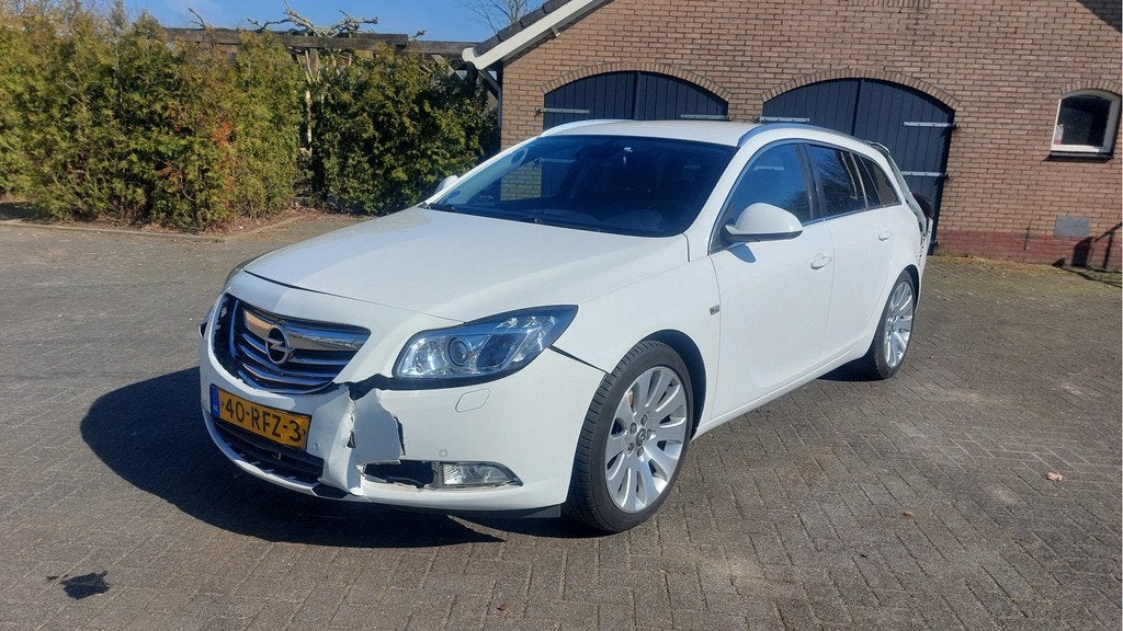 Opel Insignia Sports Tourer 1.6 T Cosmo CLIMA BJ 2011, Auto diversen, Schadeauto's, Wijheseweg 65
8107PJ  BROEKLAND OV, NL, Wit