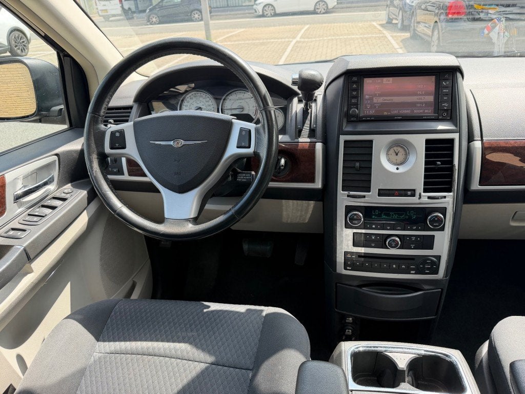 Chrysler GRAND VOYAGER 3.8 V6 Signature Series 7PERS TOP CON, 450 kg, Gebruikt, 7 stoelen, Zwart