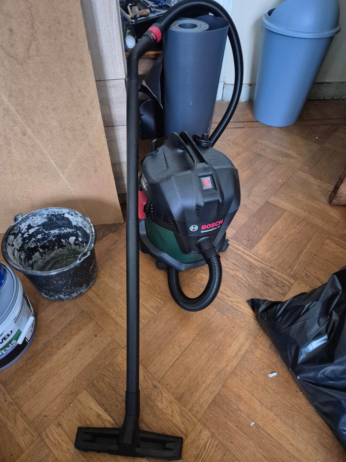 Bosch UniversalVac 15 Nat/Droog Stofzuiger - Nieuwstaat, Ophalen, Nieuw, Industriële stofzuiger, Bosch