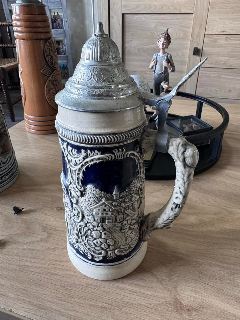 Vintage Duitse Bierpul met Tinnen Deksel - Scène Reliëf, Ophalen