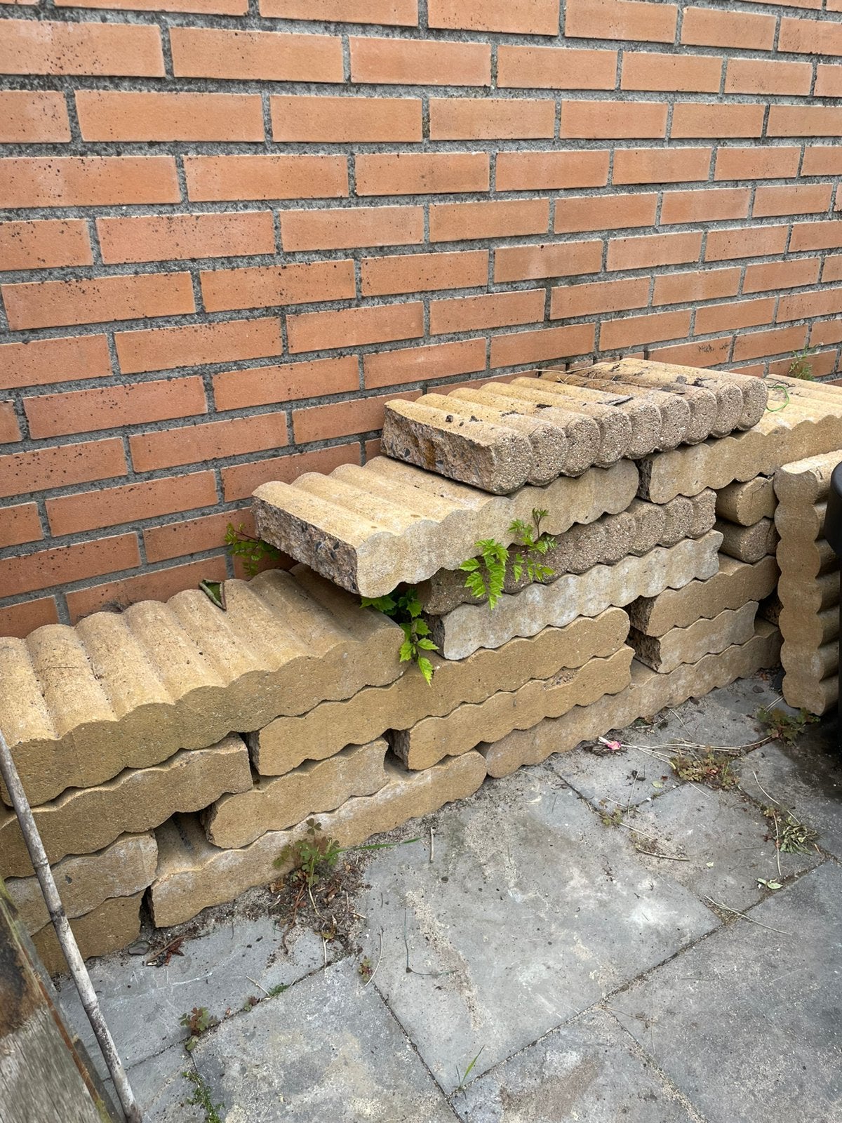 Gratis af te halen: opsluitbanden / tuinbanden, Tuin en Terras, Ophalen, Overige typen, Zo goed als nieuw, Minder dan 5 m²