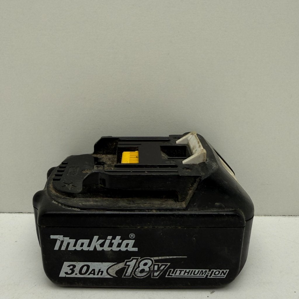 Makita 18v 3.0ah Accu | Met Garantie, Makita, Zo goed als nieuw, Support@makita.com, Makita Corporation, 3-11-8, Sumiyoshi-cho, 
Anjo, Aichi 446-8502
Japan