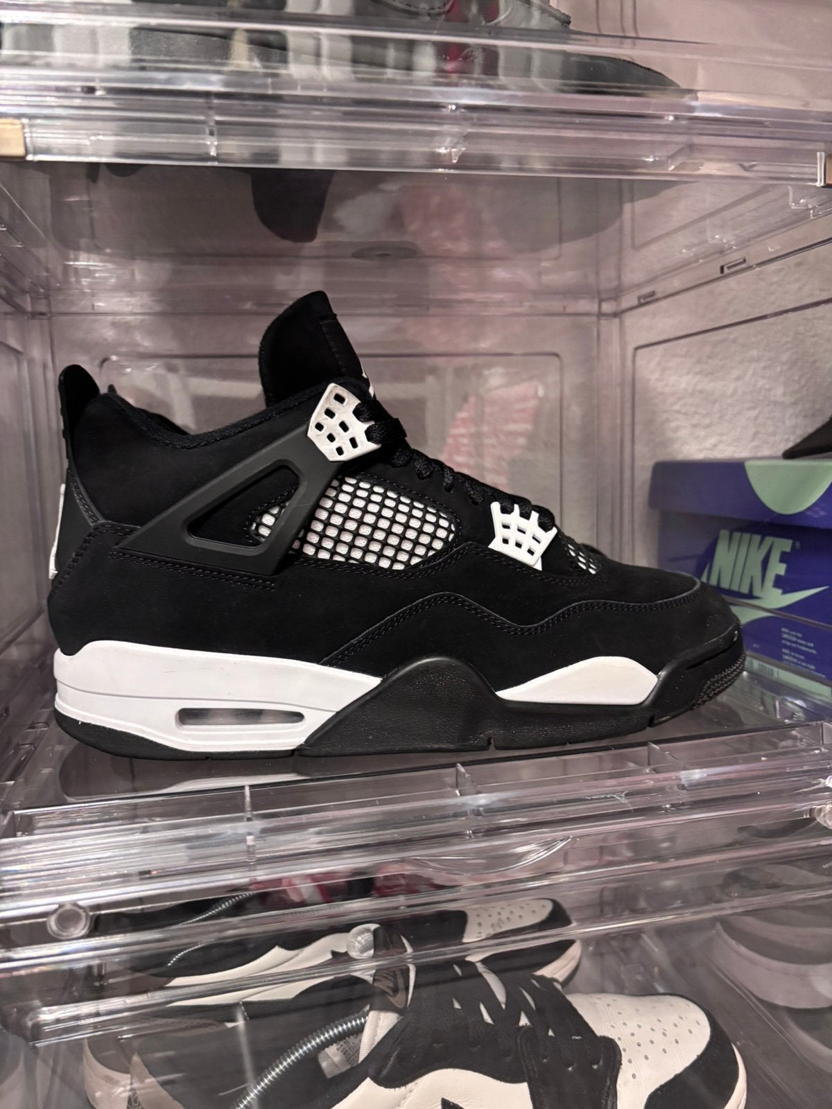 Jordan 4 white thunder, Ophalen of Verzenden, Zo goed als nieuw, Zwart
