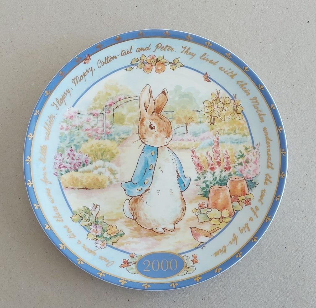 Wedgwood Peter Rabbit bord Millennium Collection 2000, Verzamelen, Ophalen of Verzenden, Nieuw, Porselein, Bord of Schaal