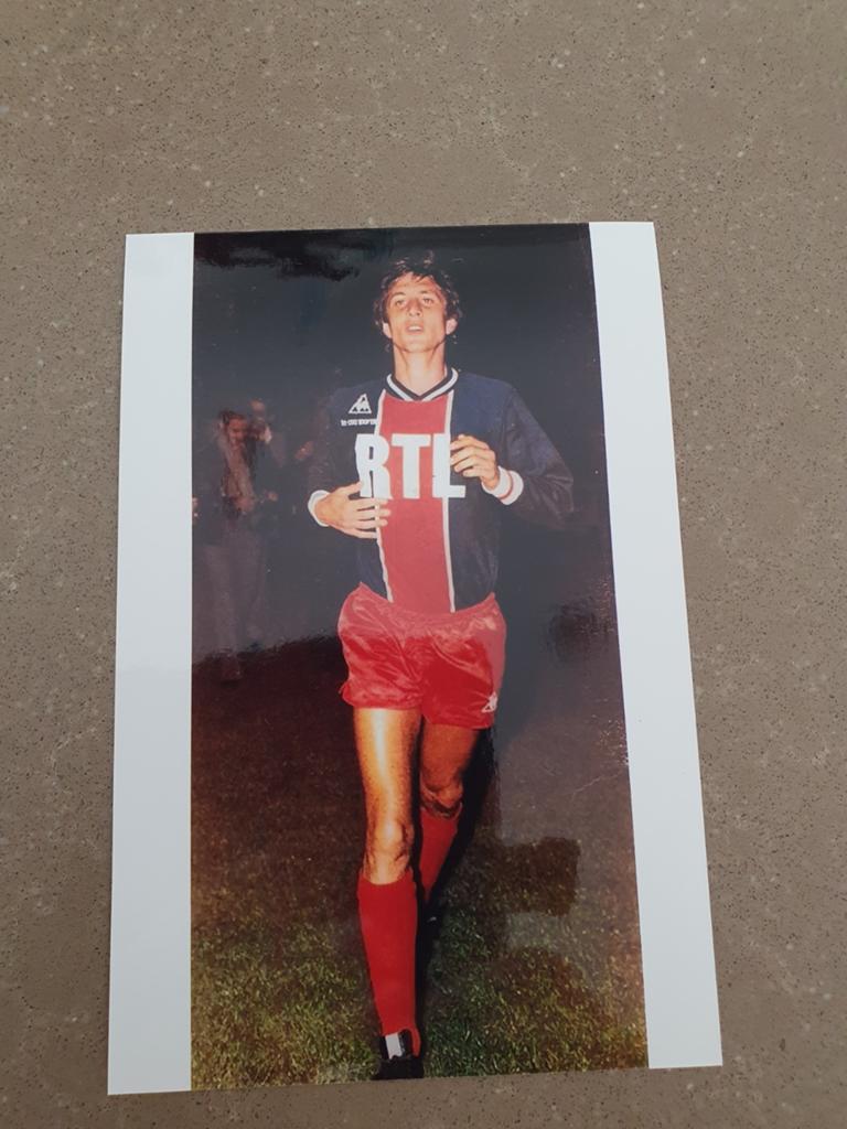 Johan Cruijff gastspeler Paris Saint Germain, Verzamelen, Ophalen of Verzenden, Zo goed als nieuw, Ajax, Poster, Plaatje of Sticker