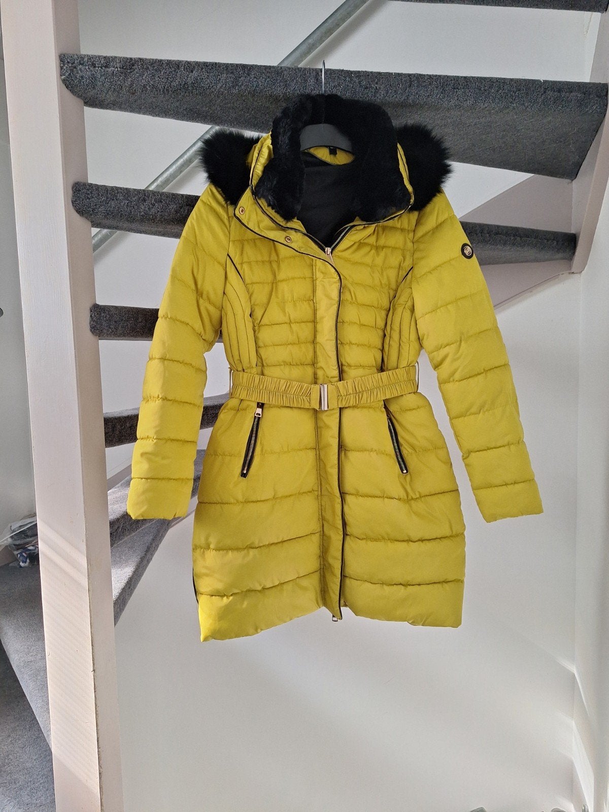 Nieuwe Gele Winterjas Maat XL met Bontkraag, Geel, Maat 46/48 (XL) of groter, Ophalen of Verzenden, Nieuw