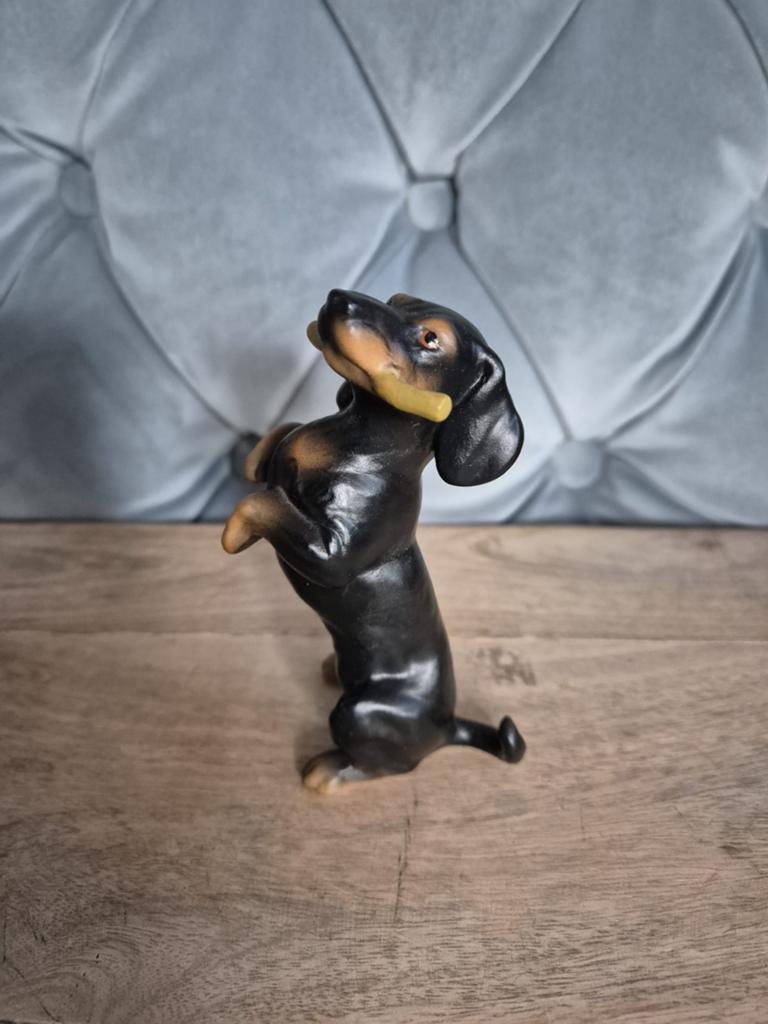 Teckel tekkel Goebel beeldje, Verzenden, Zo goed als nieuw, Dier