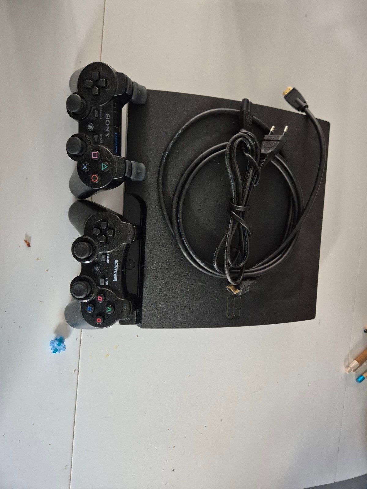 PlayStation 3 Slim met 2 controllers en kabels, Ophalen, Gebruikt, Met 2 controllers, Slim