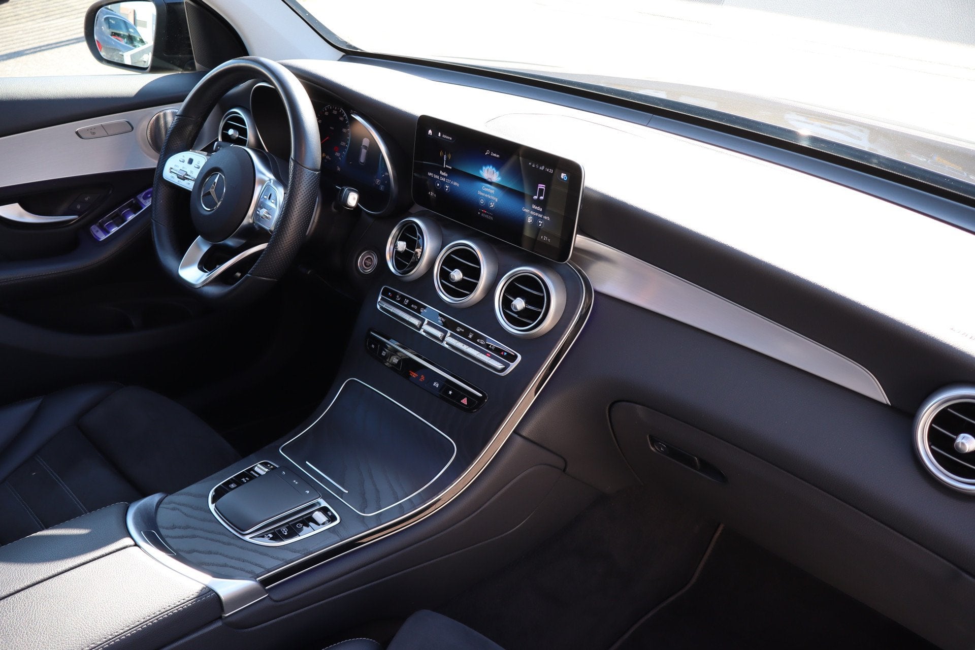 Mercedes-Benz GLC 300e 4MATIC Premium Plus SOH 93% Panoramad, Automaat, 12 maanden, Gebruikt, 4 cilinders